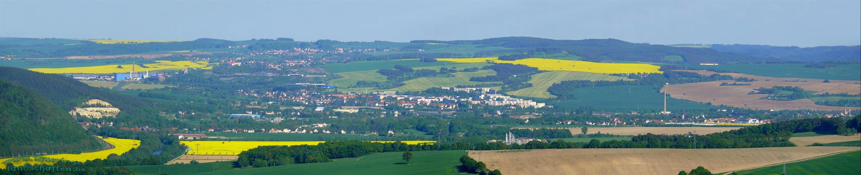 Blick von der Burg Greifenstein auf Saalfeld und Unterwellenborn