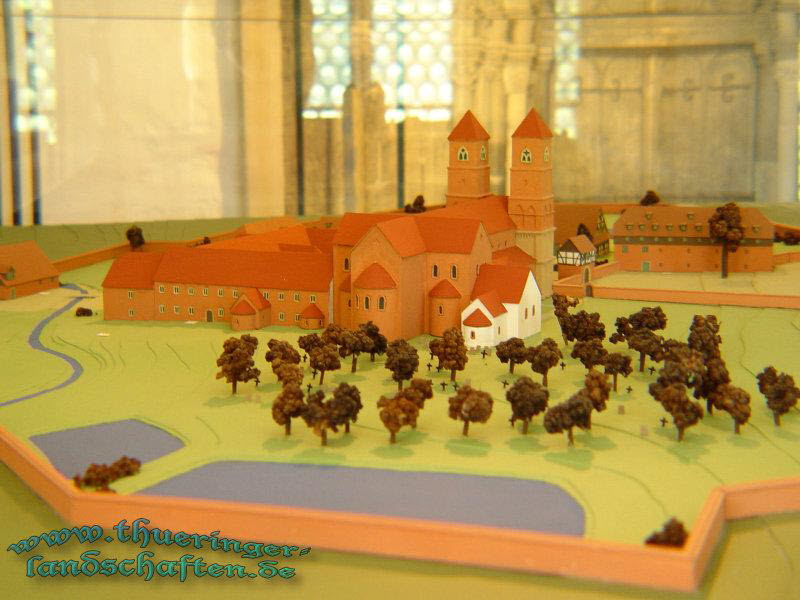 Kreuzgang, Ausstellung zur Klostergeschichte