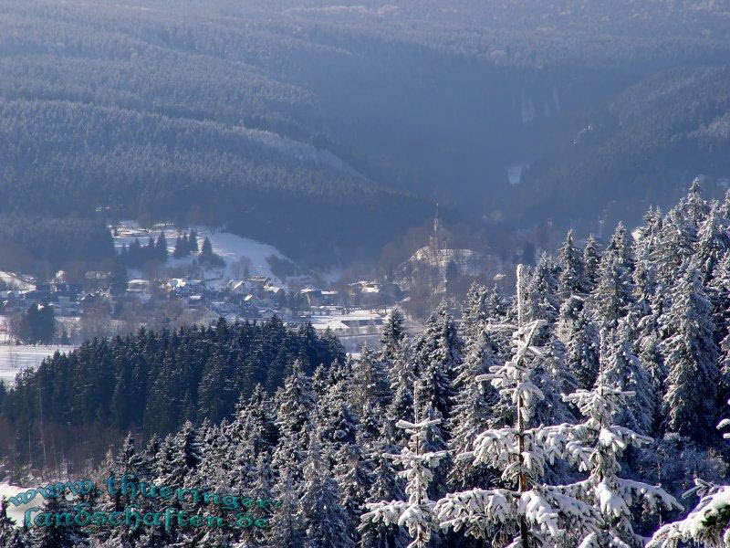 Blick vom Aussichtspunkt Weidmannsheil bei Neuhaus nach Scheibe-Alsbach