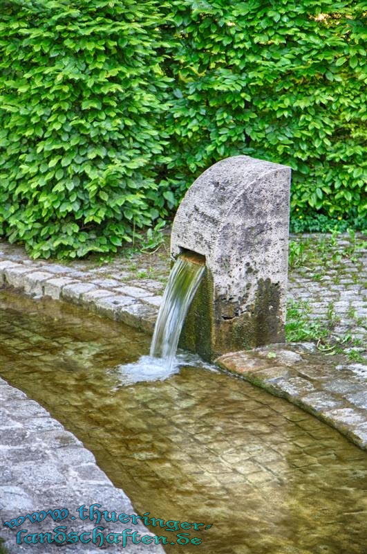 Wasserspiel am Burgturm