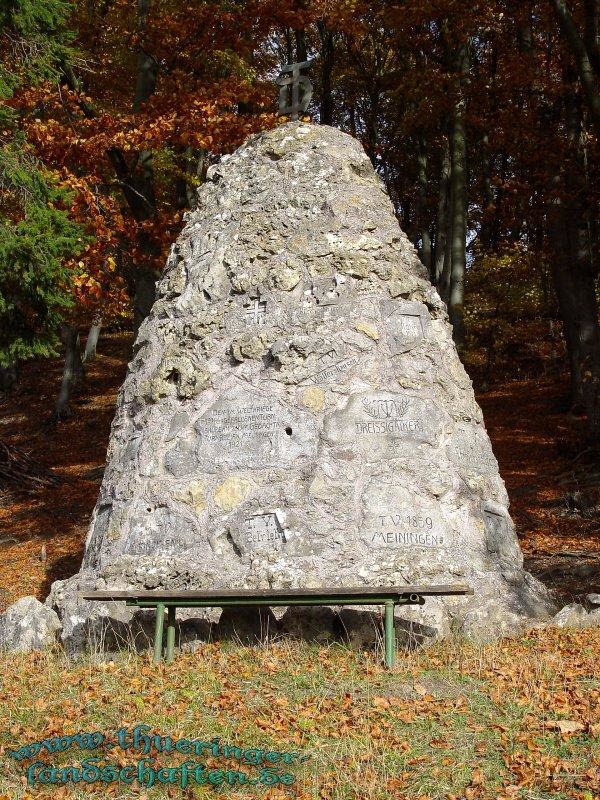 Burgruine Henneberg-Denkmal