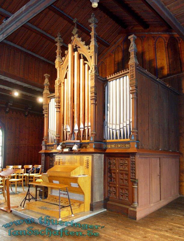 Weihnachtlich geschmckte Kirche in Neuhaus