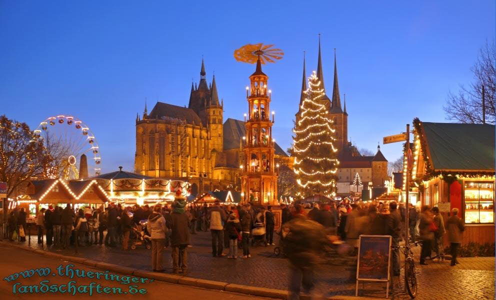 Weihnachtsmarkt Erfurt zur blauen Stunde