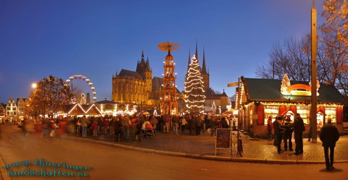 Weihnachtsmarkt Erfurt zur blauen Stunde